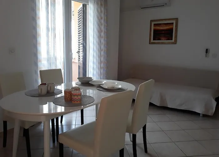 Apartment Apartments By The Sea Pag - 6526 Pag Town