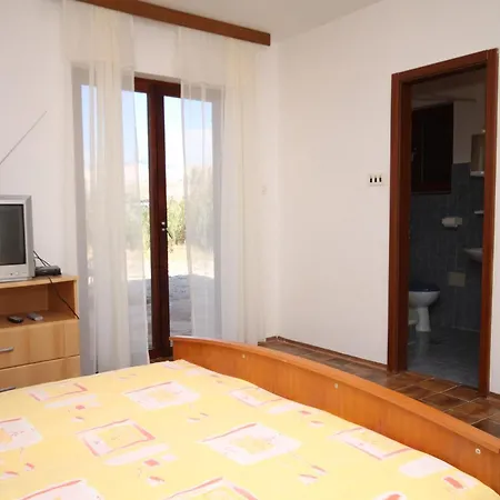 Apartments By The Sea Pag - 6526 Apartment